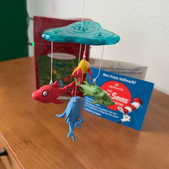 DR SUESS HALLMARK KEEPSAKE ORNAMENT 2000 Collector’s Series One Fish Two Fish - Picture 6 of 11